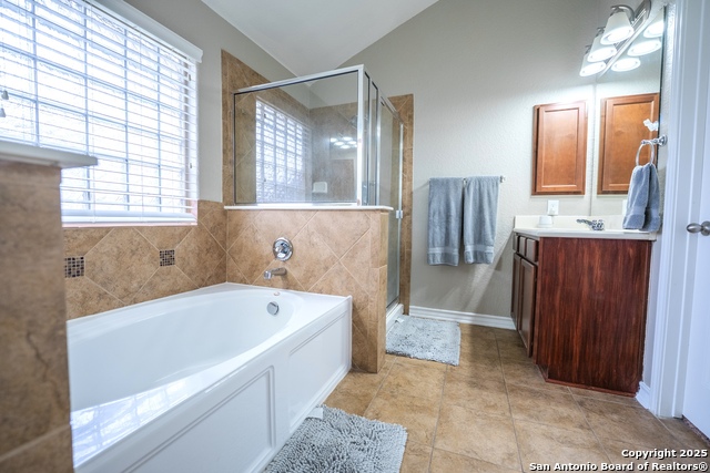 Image 18 of 36 For 10421 Macarthur Way