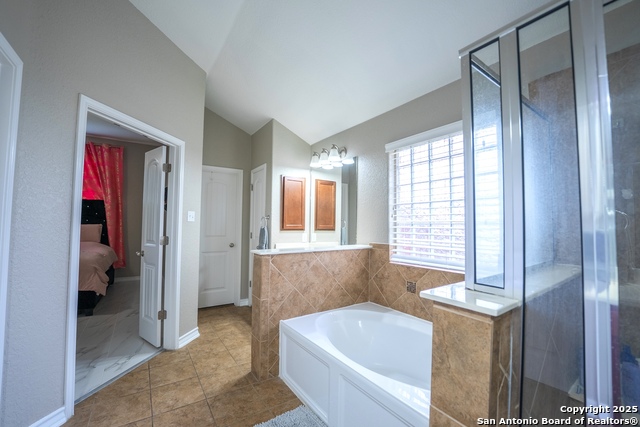 Image 21 of 36 For 10421 Macarthur Way