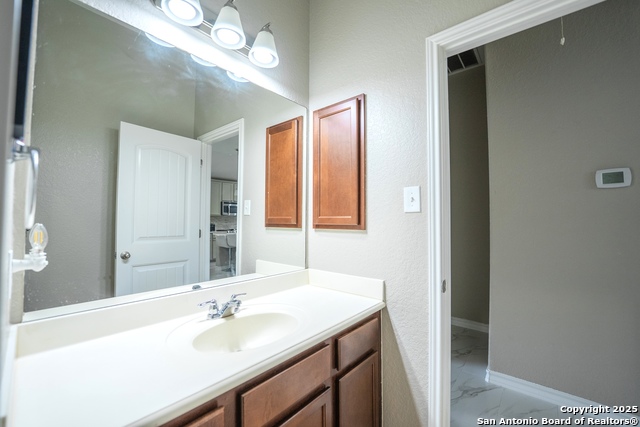 Image 27 of 36 For 10421 Macarthur Way