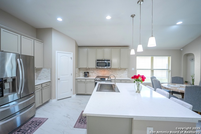 Image 6 of 36 For 10421 Macarthur Way