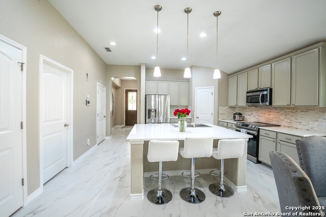 Image 8 of 36 For 10421 Macarthur Way