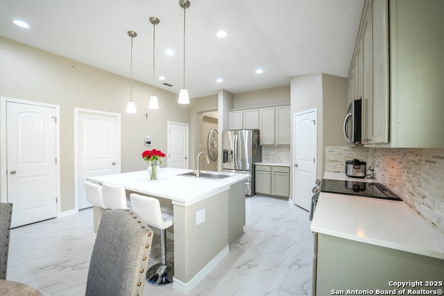 Image 9 of 36 For 10421 Macarthur Way