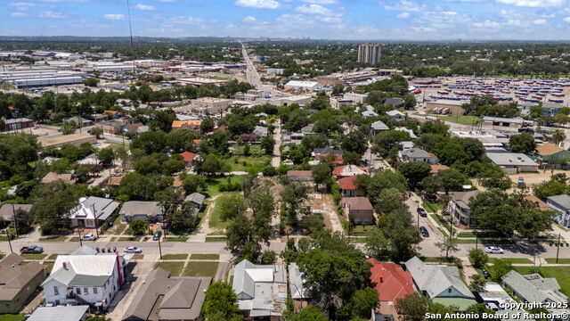 Image 11 of 22 For 807 Poplar