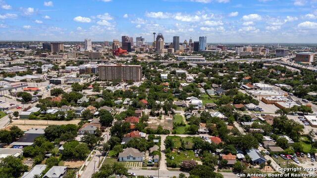 Image 16 of 22 For 807 Poplar