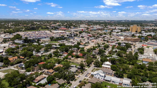 Image 20 of 22 For 807 Poplar