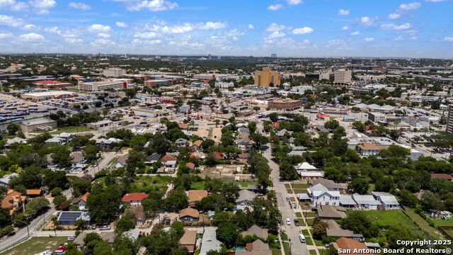 Image 21 of 22 For 807 Poplar