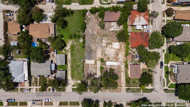 Image 4 of 22 For 807 Poplar