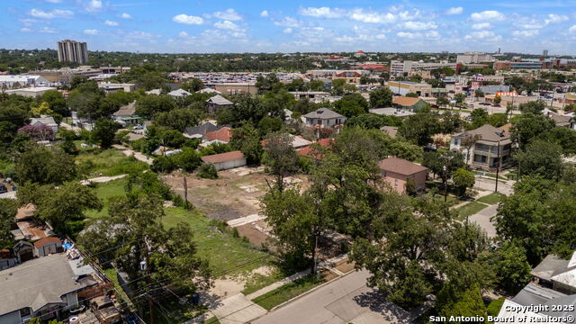 Image 5 of 22 For 807 Poplar