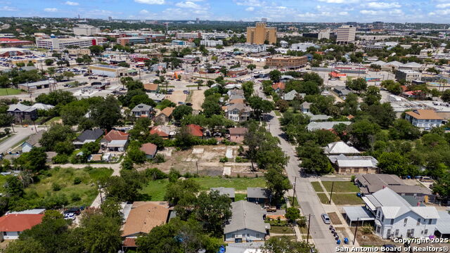 Image 6 of 22 For 807 Poplar