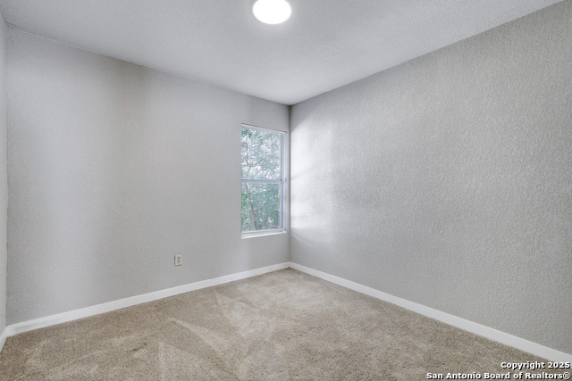 Image 16 of 25 For 642 Ferris Ave