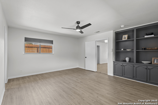 Image 11 of 26 For 14423 Briarlake