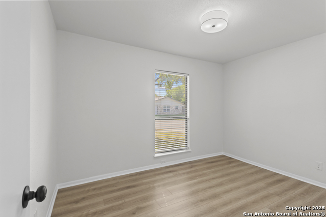 Image 16 of 26 For 14423 Briarlake