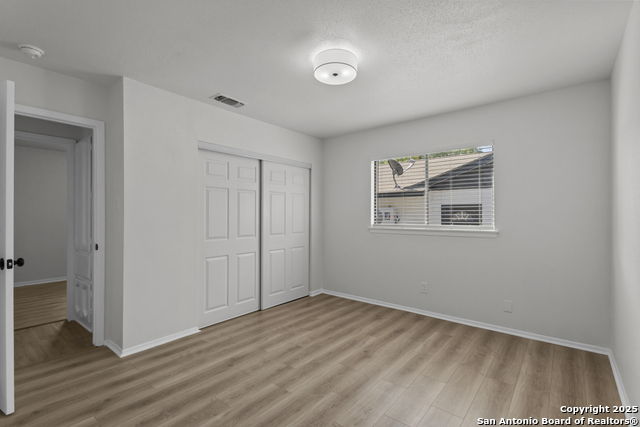 Image 19 of 26 For 14423 Briarlake