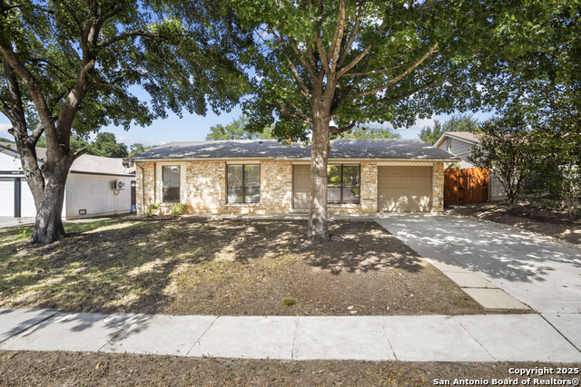 Image 2 of 26 For 14423 Briarlake