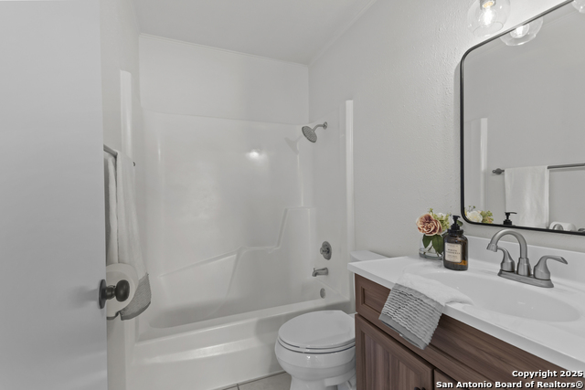 Image 20 of 26 For 14423 Briarlake