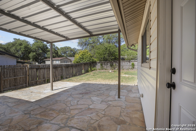 Image 23 of 26 For 14423 Briarlake