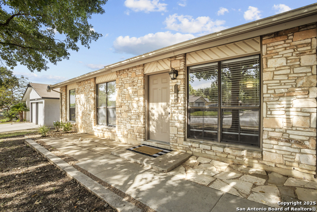 Image 3 of 26 For 14423 Briarlake