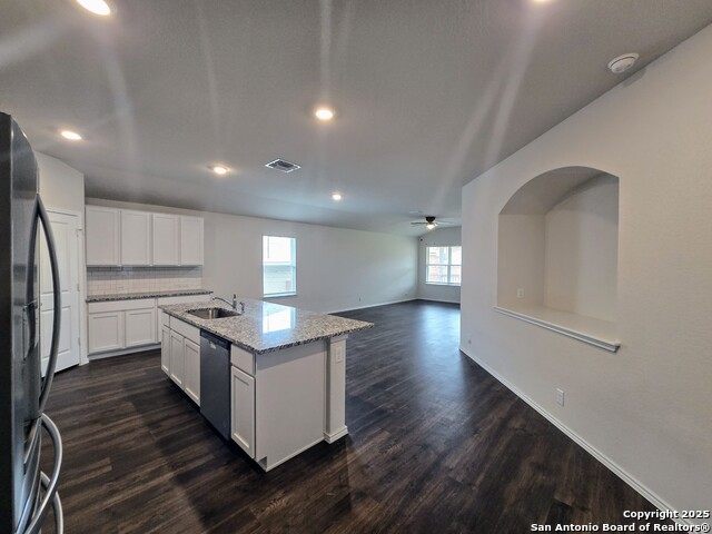 Listing photo id 2 for 5802 Brook Prairie