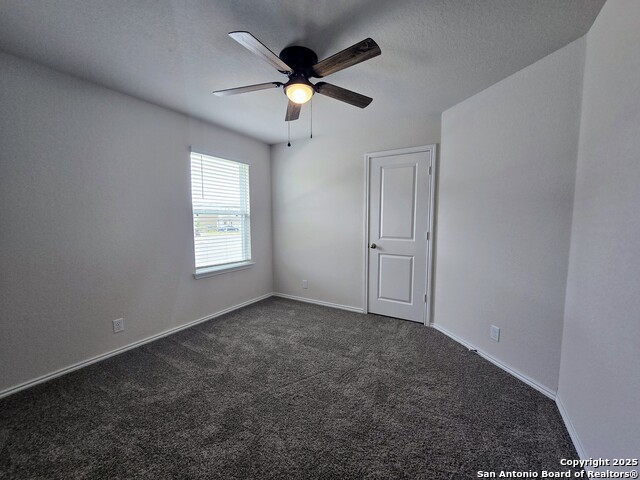 Listing photo id 5 for 5802 Brook Prairie