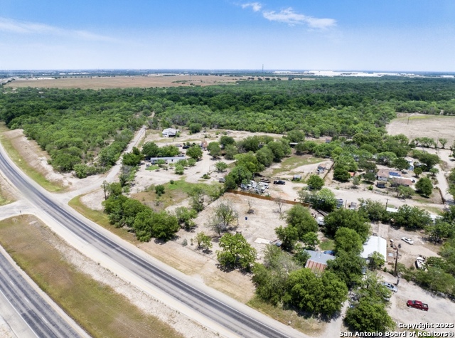 Listing photo id 5 for 16790 State Hwy 16 S