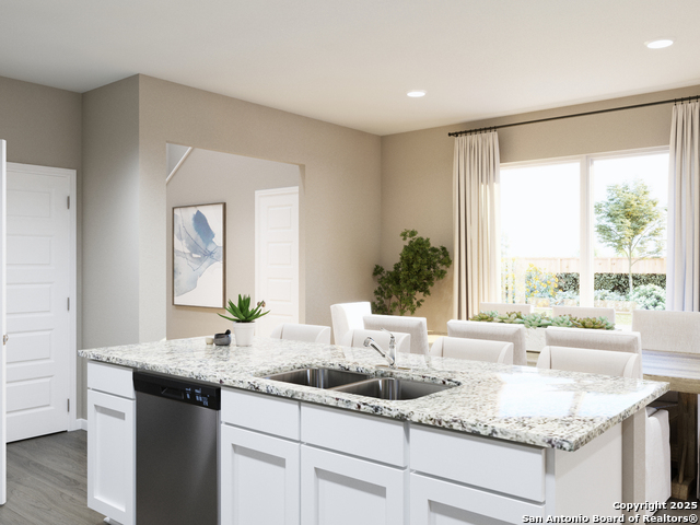 Listing photo id 6 for 10315 Eve Gardens