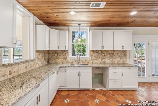 Listing photo id 8 for 8013 New Sulphur #2