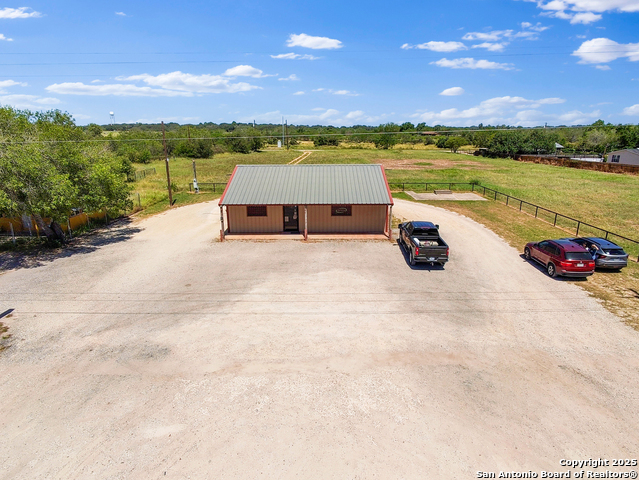 Listing photo id 10 for 525 Hwy 132 N Tx
