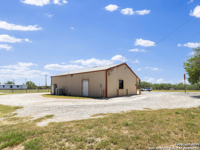 Listing photo id 15 for 525 Hwy 132 N Tx