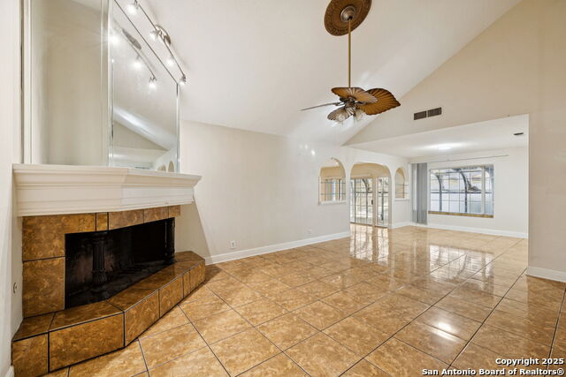 Image 16 of 51 For 11615 Whisper Valley