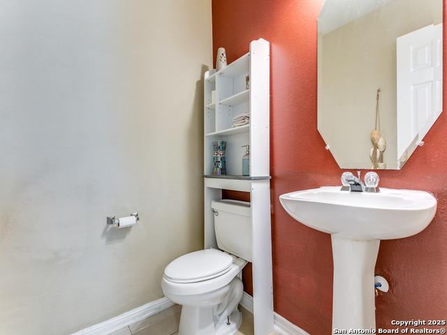 Listing photo id 14 for 133 Falling Sun