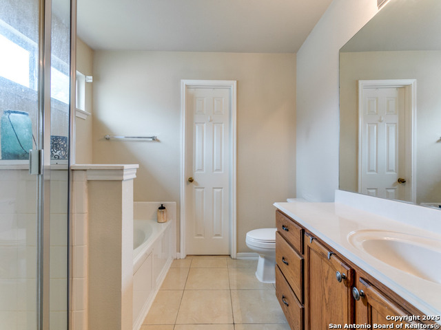 Listing photo id 17 for 133 Falling Sun