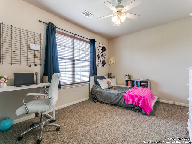 Listing photo id 18 for 133 Falling Sun