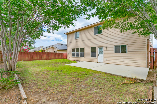 Listing photo id 21 for 133 Falling Sun