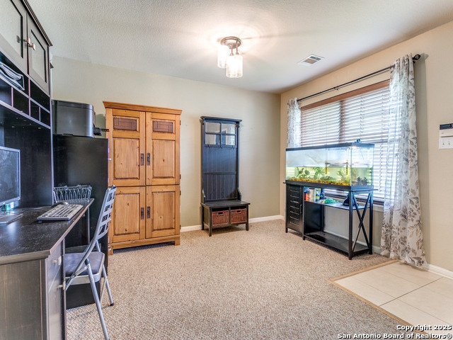 Listing photo id 3 for 133 Falling Sun