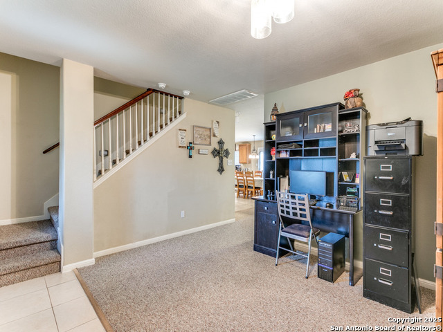 Listing photo id 5 for 133 Falling Sun