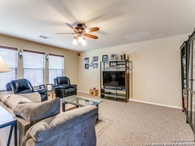 Listing photo id 7 for 133 Falling Sun