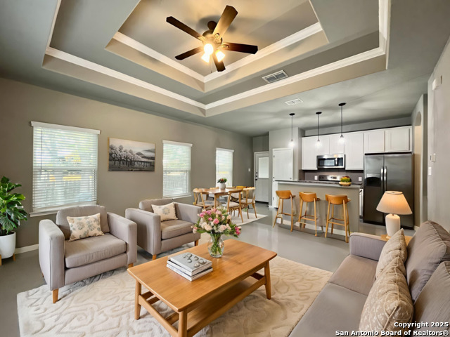 Image 2 of 33 For 913 Seideman St E