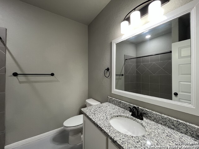 Image 21 of 33 For 913 Seideman St E