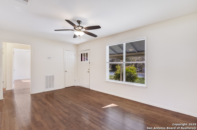 Image 3 of 13 For 1018 Mead Street #a