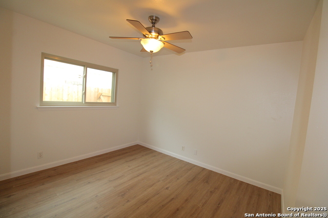 Image 15 of 24 For 3807 Briarhaven