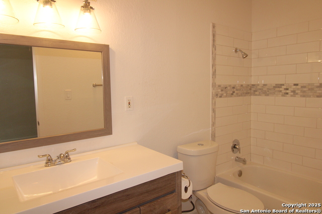 Image 19 of 24 For 3807 Briarhaven