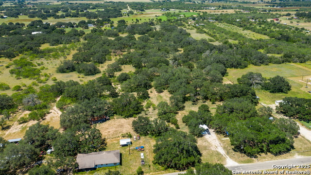 Listing photo id 5 for 669 County Road 768