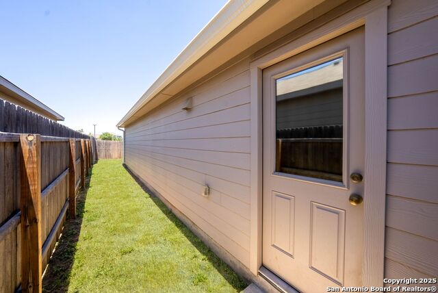 Image 21 of 25 For 8531 Western Tanager