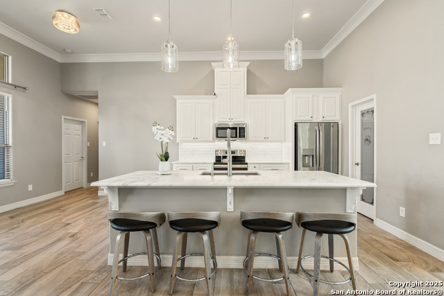 Listing photo id 9 for 406 Mountain View Drive