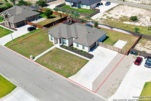 Listing photo id 1 for 406 Mountain View Drive