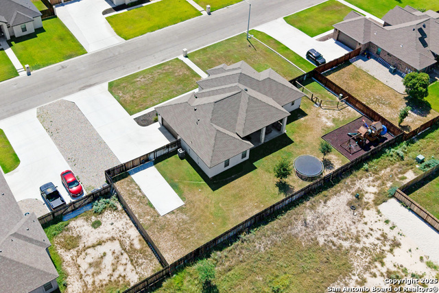 Listing photo id 5 for 406 Mountain View Drive