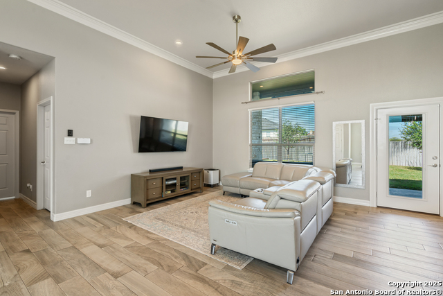 Listing photo id 7 for 406 Mountain View Drive