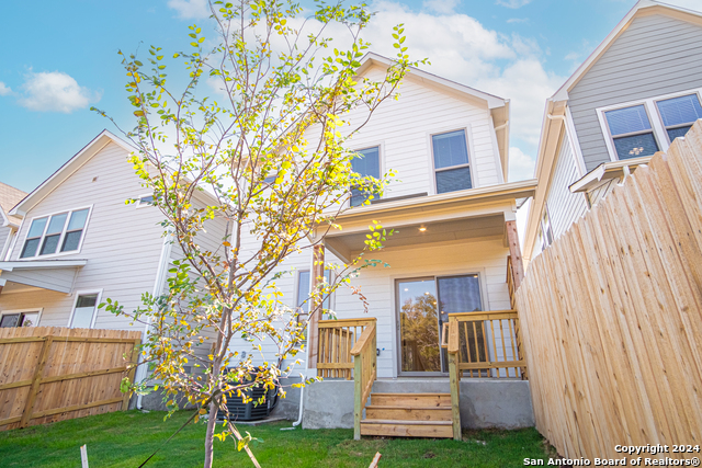 Image 22 of 27 For 8903 Summerwood Bend