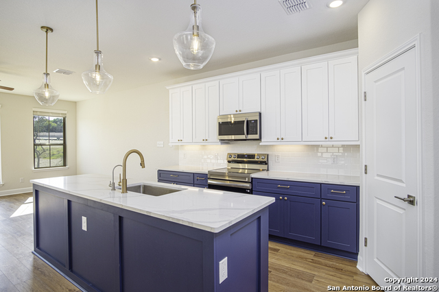 Image 8 of 27 For 8903 Summerwood Bend