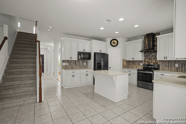 Listing photo id 8 for 9515 Braun Shore